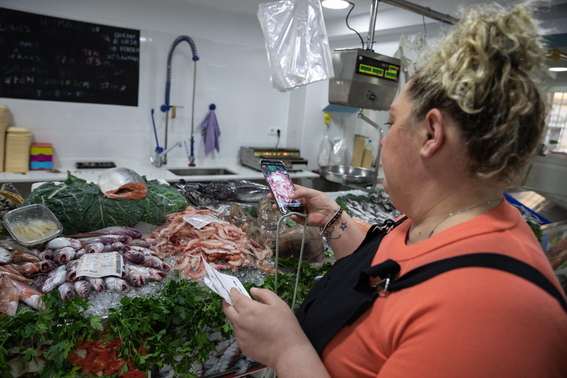 People of the Sea - [ENG] Estefania opened her fish shop at the end of last...