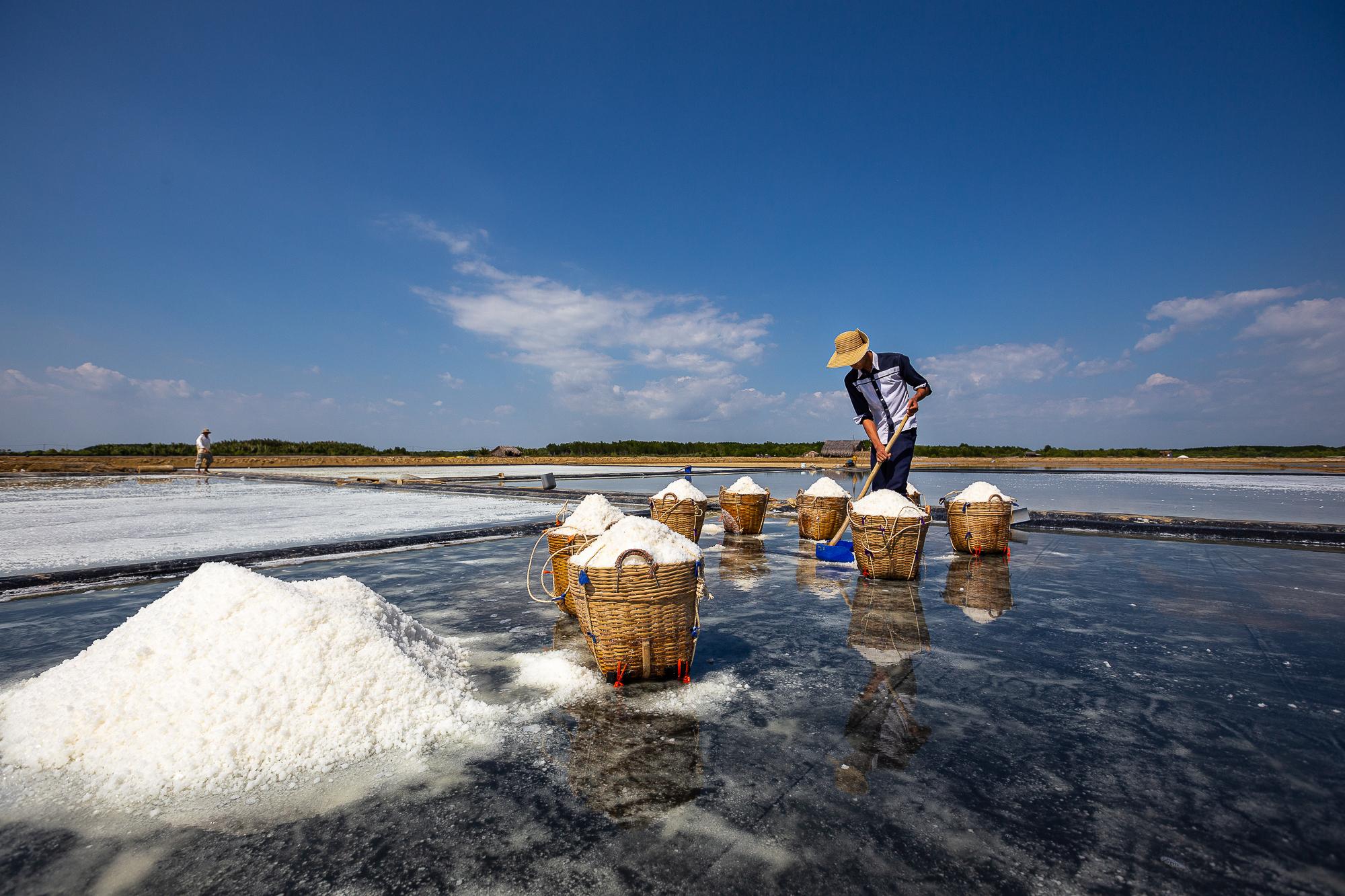 Salt Harvesting - Test caption