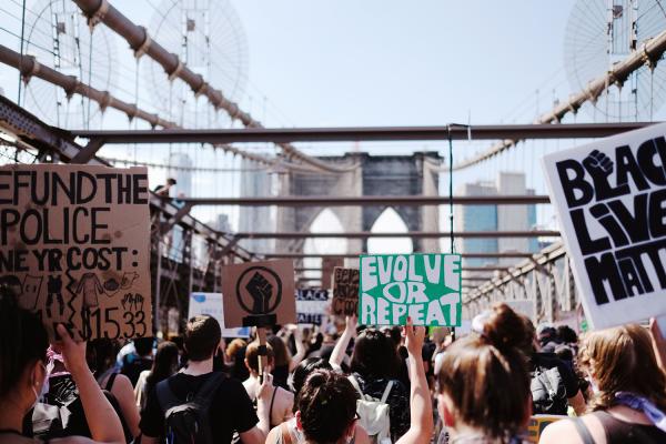 "New York is Back"? - Protestors on Brooklyn Bridge Park during the George Floyd protests. June 2020, Manhattan .