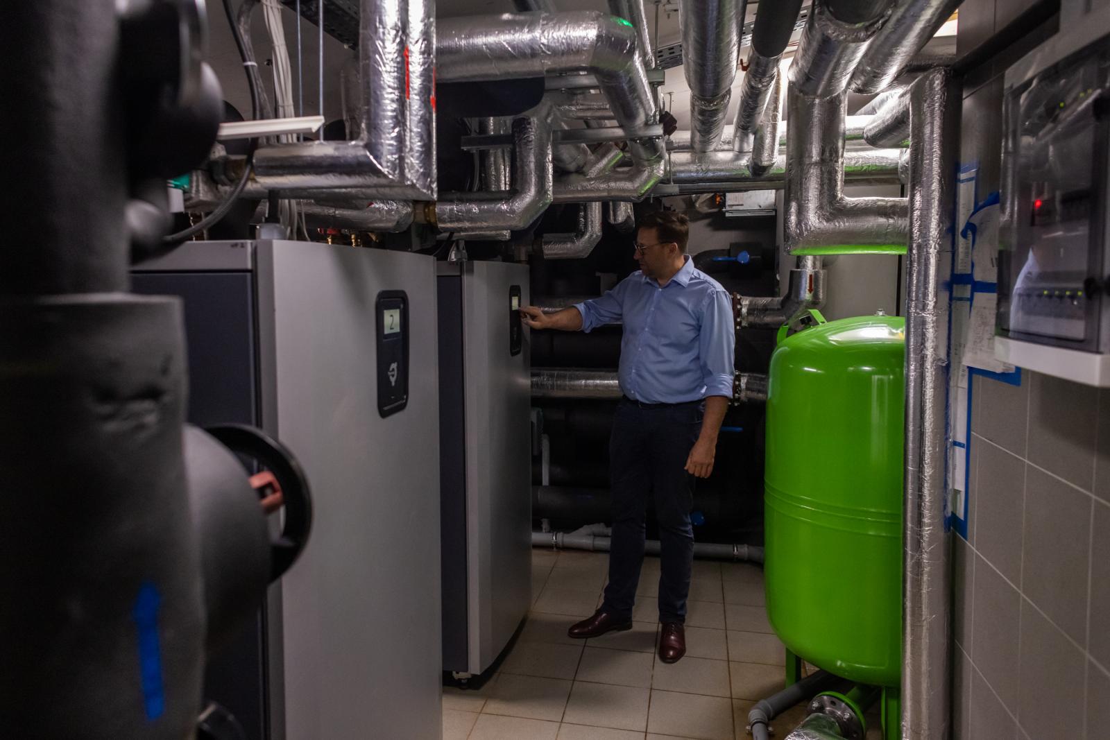 HEAT PUMPS for The Washington Post by Anna Liminowicz