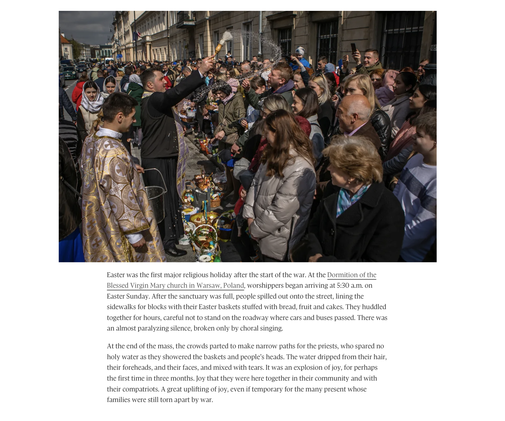 Art and Documentary Photography - Loading The_Globe___s_eyes_in_Ukraine_anna_liminowicz_6.png