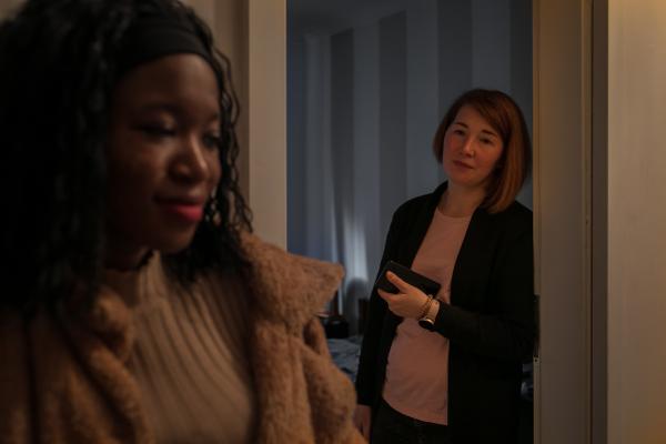 Ukrainians and residents in Warsaw , once strangers and now roommates, try to find common ground.           By Paul Waldie, on assignment for The Globe and Mail - 03/15/2022 Warsaw Poland. Vika Lukianets has taken refuge in a flat in Warsaw owned by Njavwa...