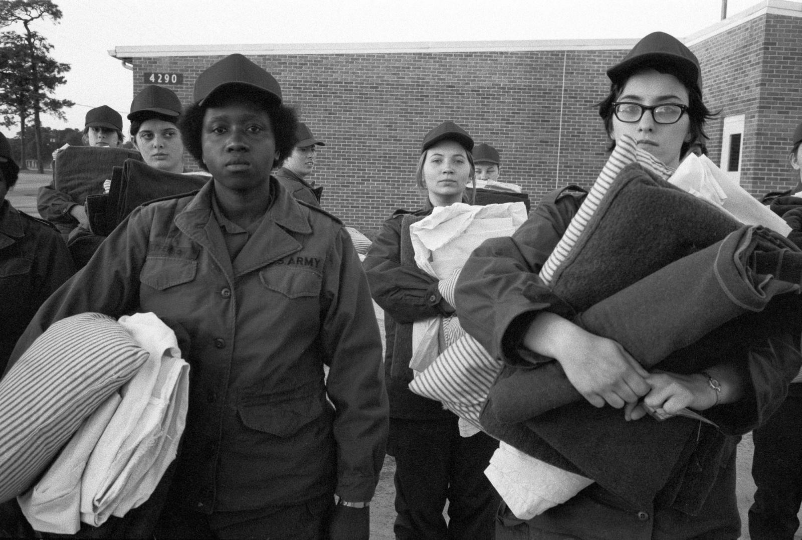 women-in-the-us-army-1975-76-susan-meiselas