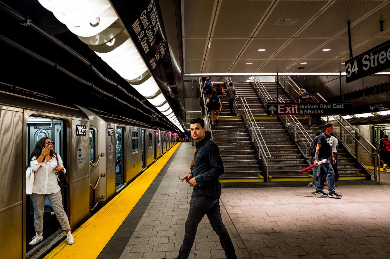 Hudson Yards Subway Station 160729023