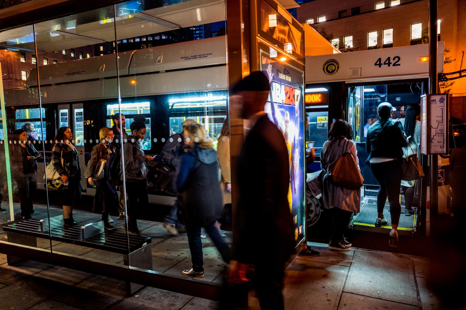 Rush Hour/NYC Bus 161011048