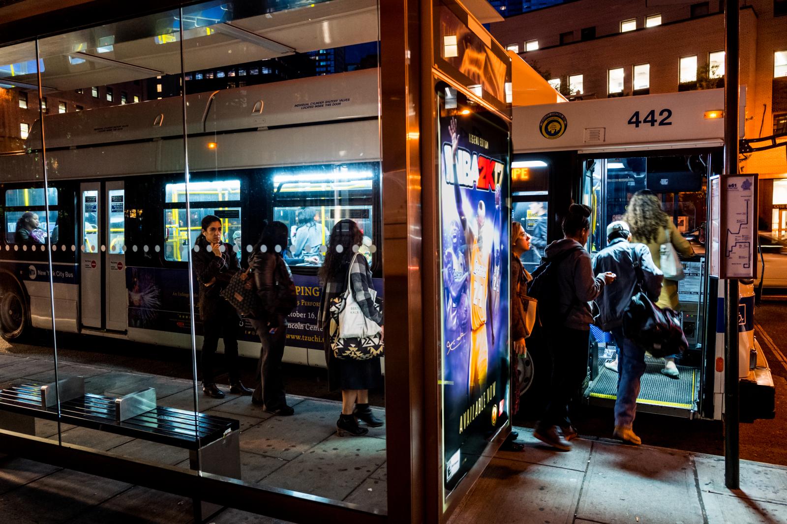 Rush Hour/NYC Bus 161011051