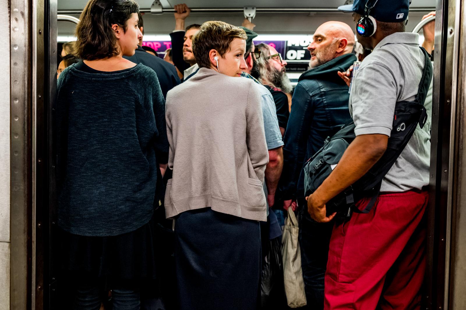 Rush Hour/NYC Subway 160610056