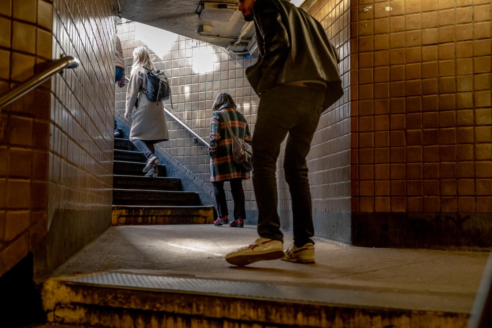 Subway Entrance/Exit 191109022