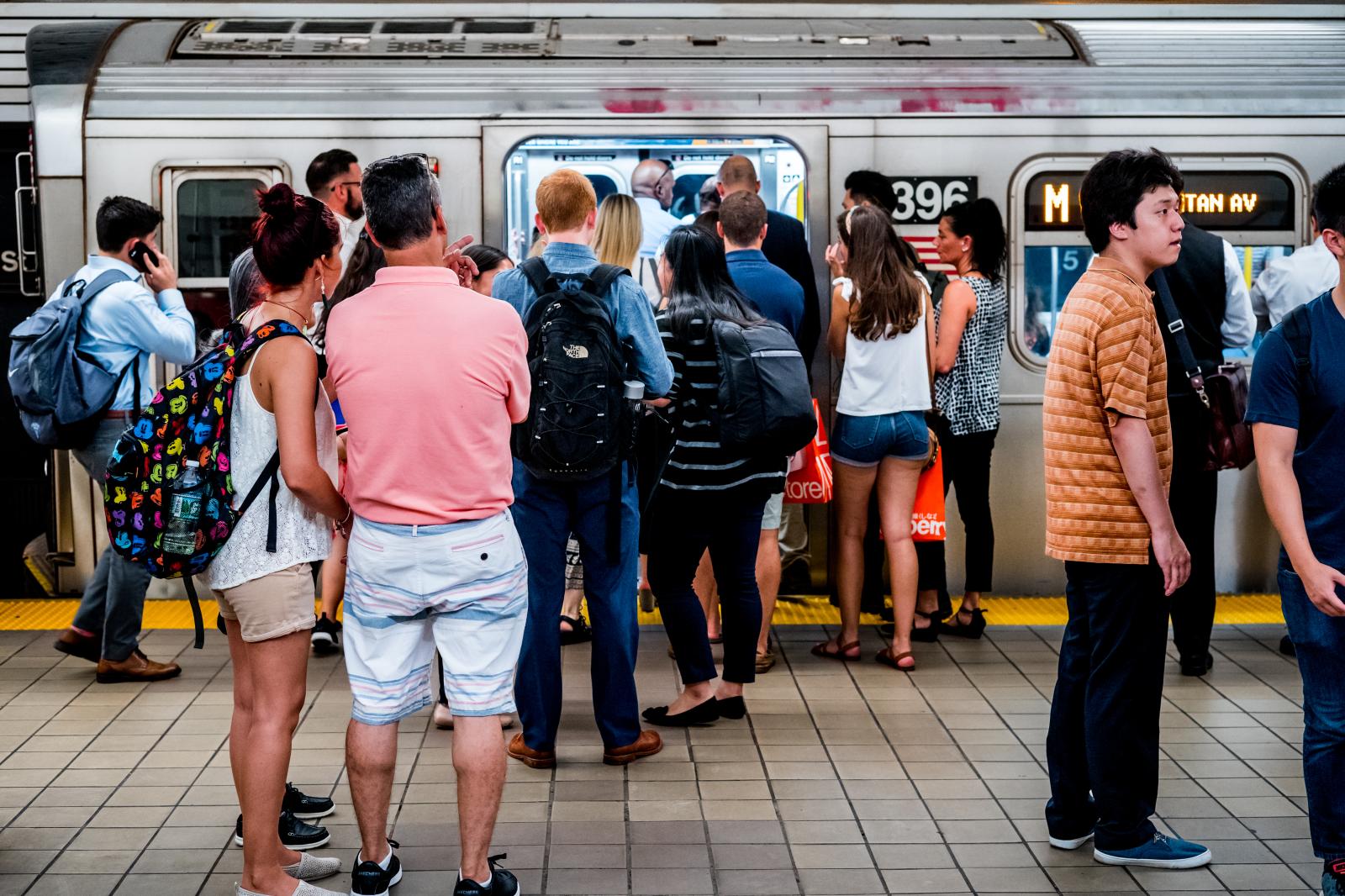 Rush Hour/NYC Subway 180724144