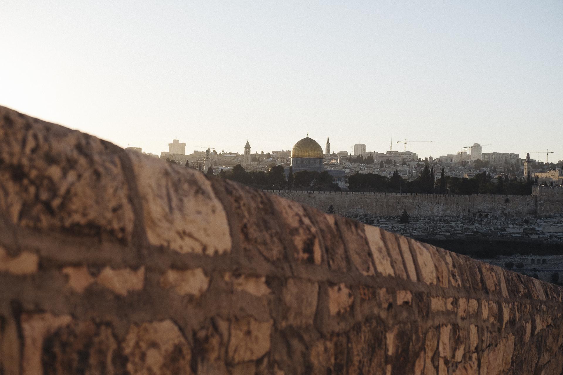 Au nom de tous les Saints - Dome of the Rock, from the Mount of Olives. Jerusalem,...