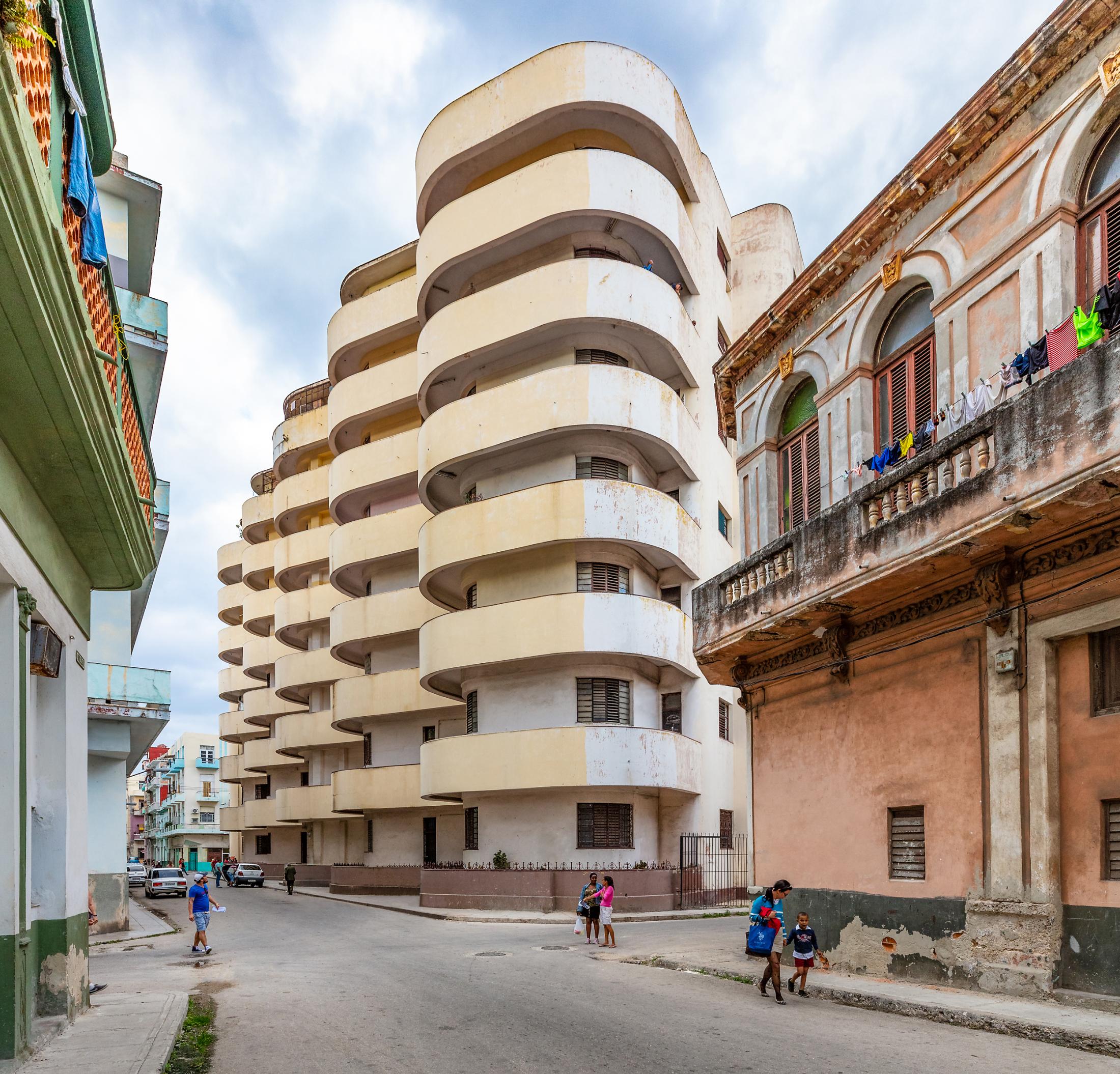 Cuban Modernist Architecture in Havana - Edificio Solimar / Solimar Building