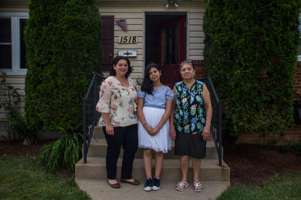 WELCOME TO INTIPUCA CITY - Mila and her familiy in front of her house in Virginia. US, 2019.