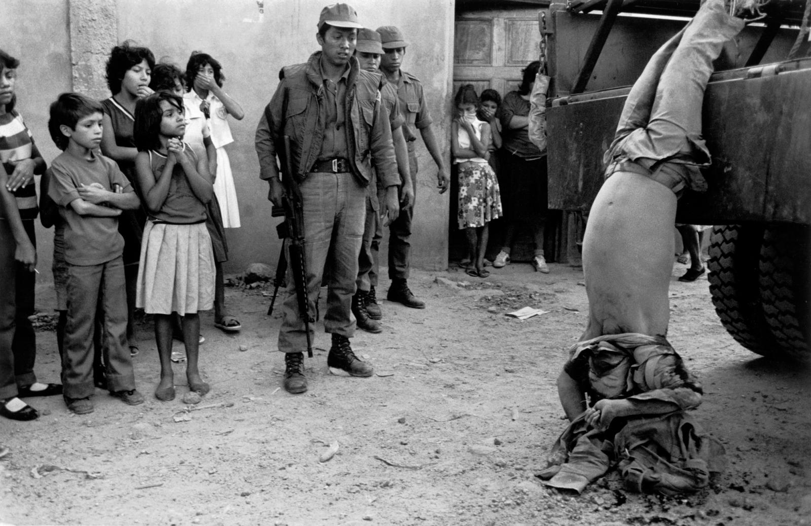 El Salvador - Susan Meiselas