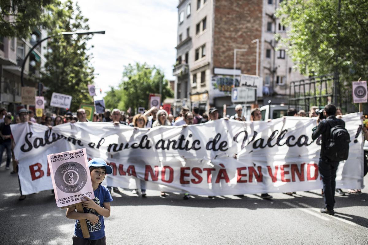 Manifestació a Vallcarca contra la possible edicació del nucli antic per Nuñez y Navarro