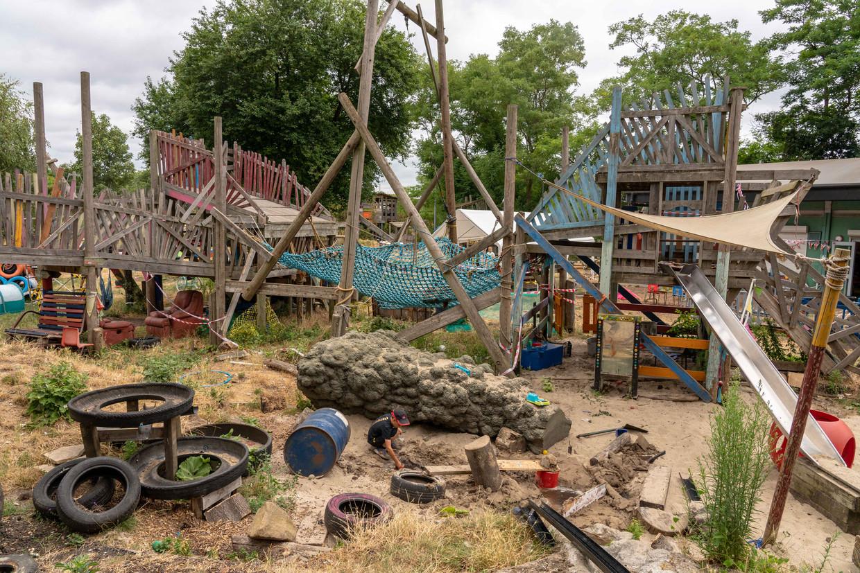 In deze ‘gevaarlijke’ speeltuin in Londen zijn ouders verboden: ‘Ze hebben de neiging te beschermend te zijn’