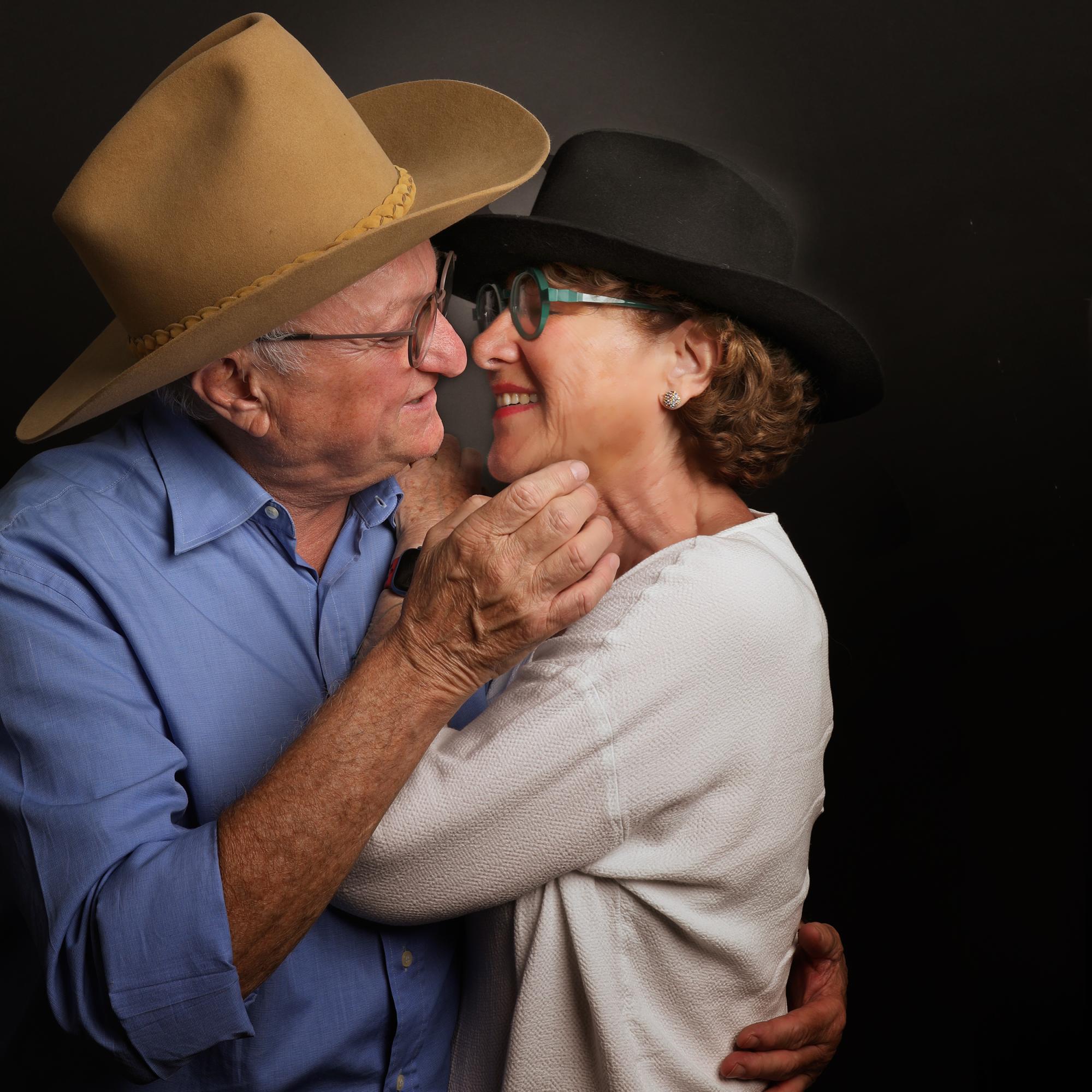 COUPLES IN LOVE