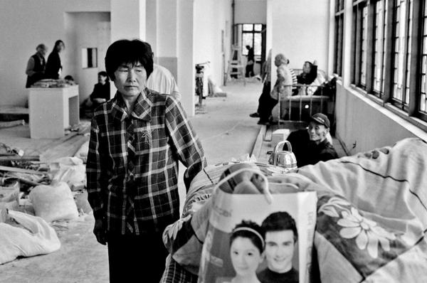 China Quake Aftermath - Residents of Mianyang rural areas, waiting in a higher...