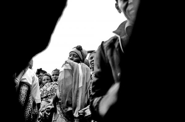 IDPs in the village of Kanabayonga, waiting for food distribution by WFP, North Kivu.