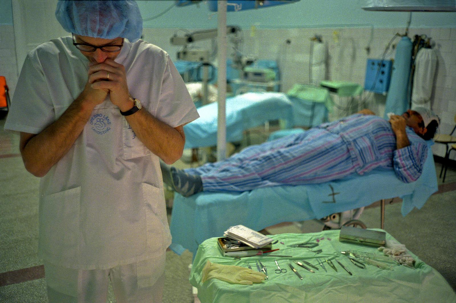 A surgeon working with the Huma...act operation in Iași, Romania.