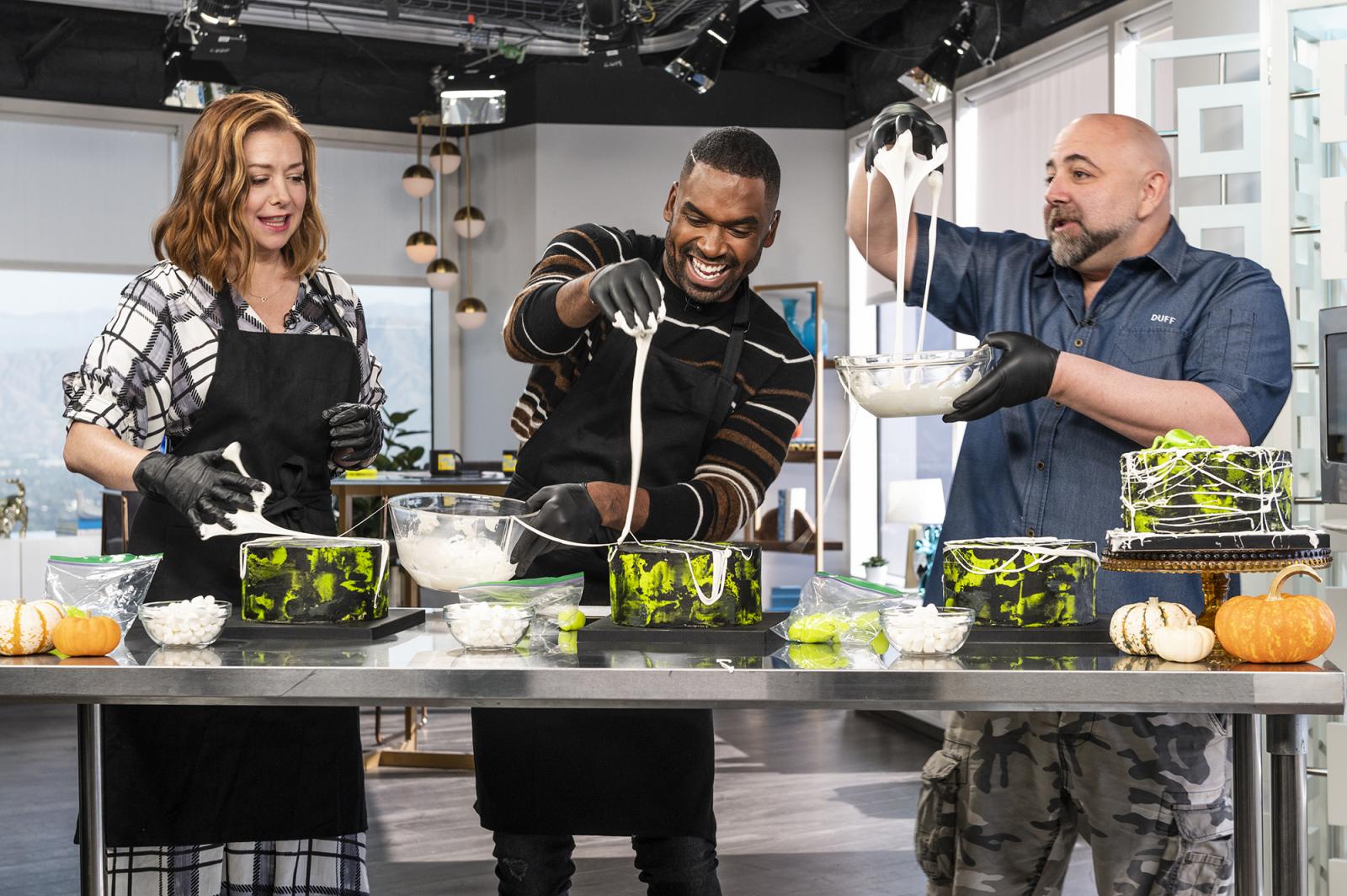 Alyson Hannigan, Justin Sylvester and Duff Goldman on E! Daily Pop.