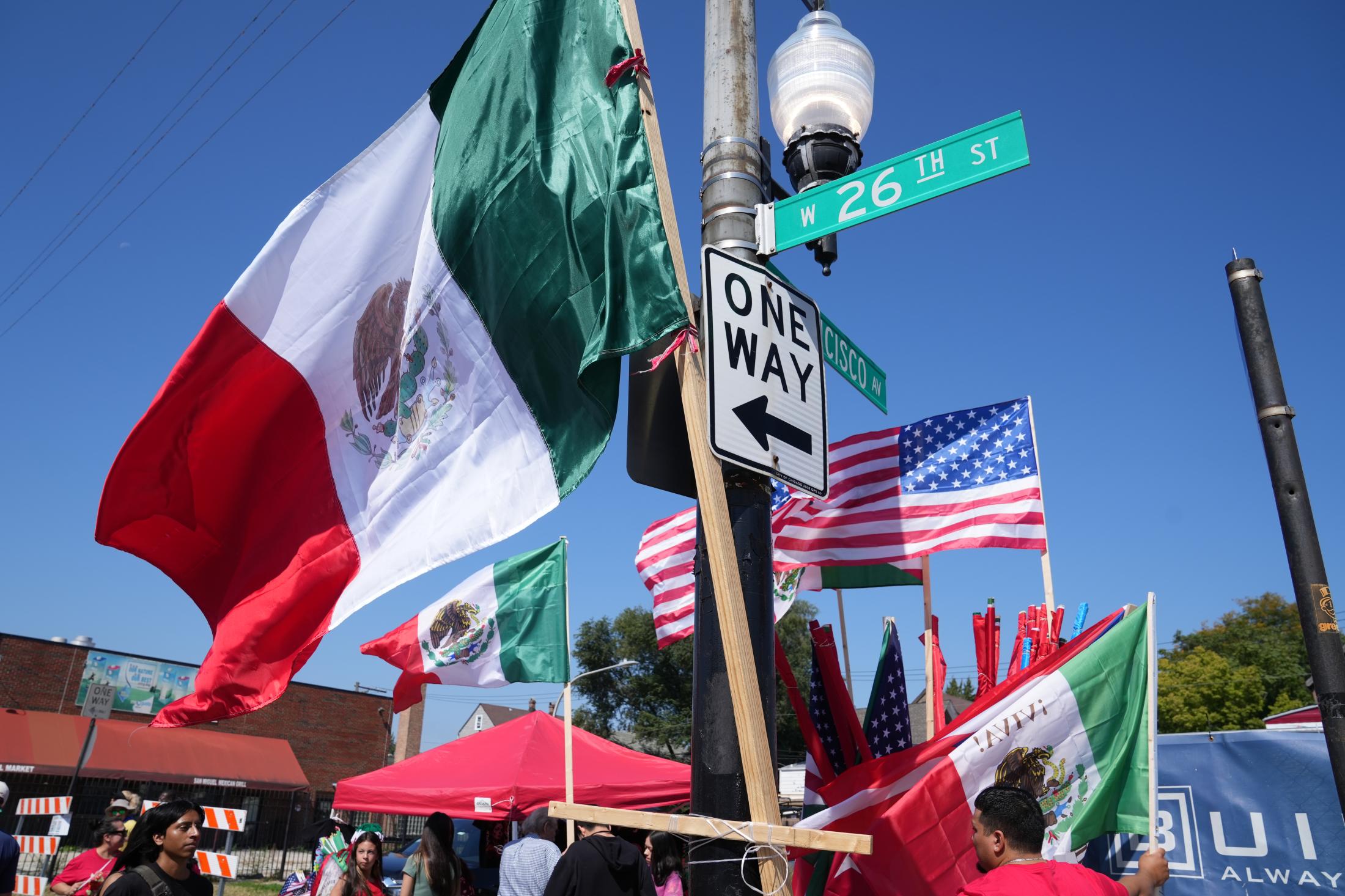 Mexican Independence Parade in ...y Jean-Marc Giboux) chicago usa