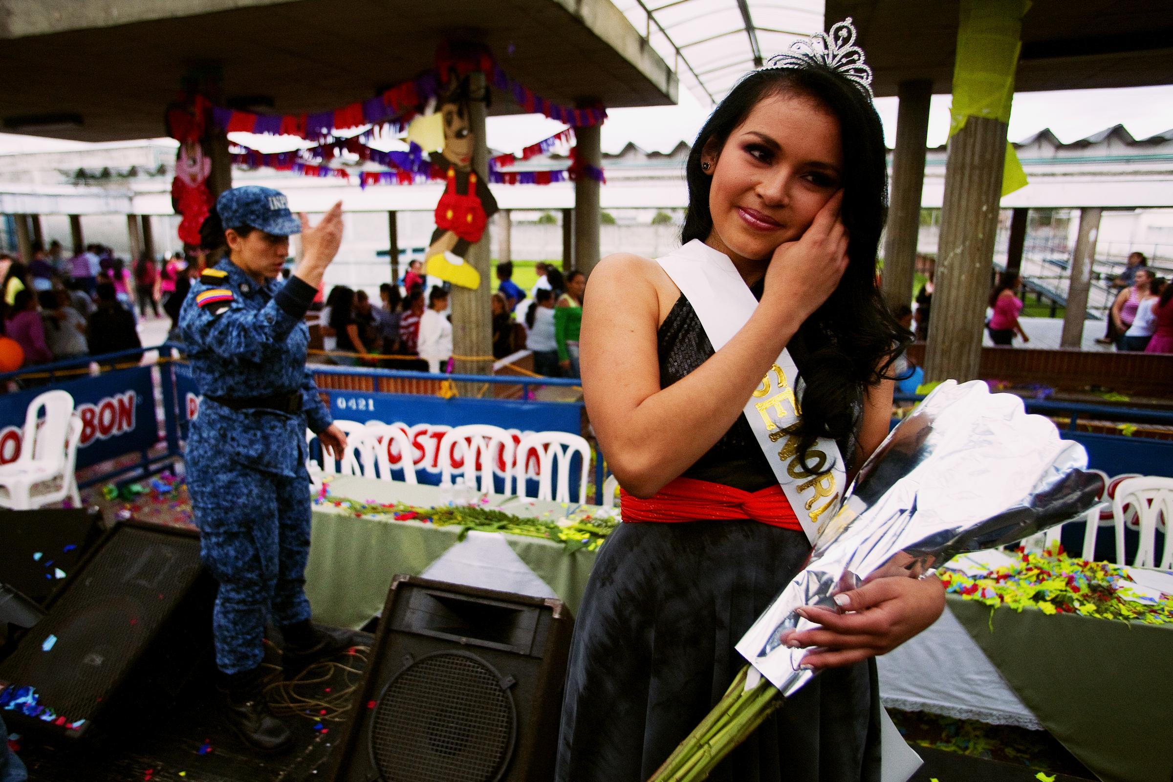 Beauty Contest in "El Buen Pastor" Jail - Bogotá, Colombia. Tatiana Noguera (c), inmate of...