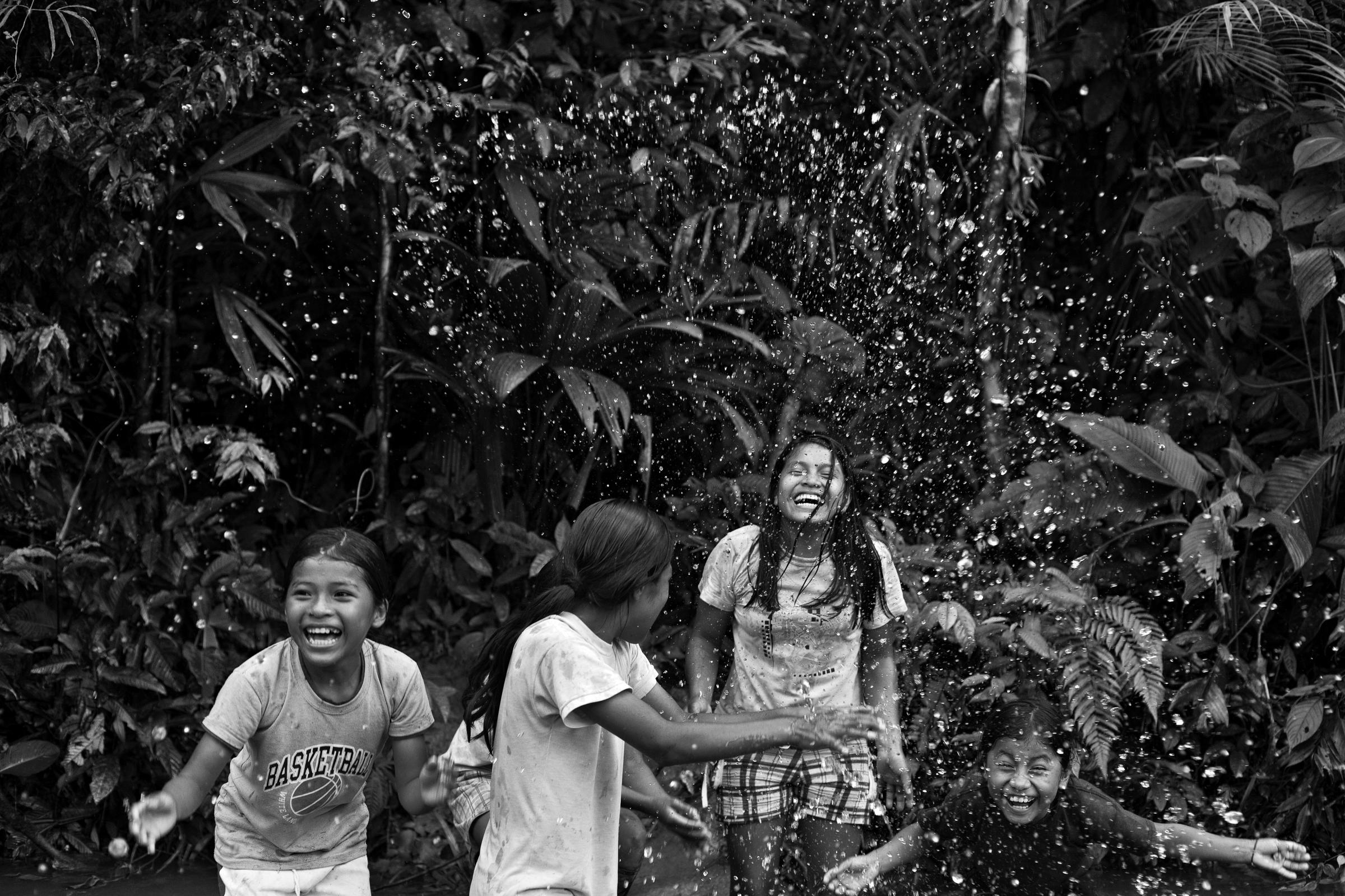 Invisible Threath - Awá children belonging to the community of...
