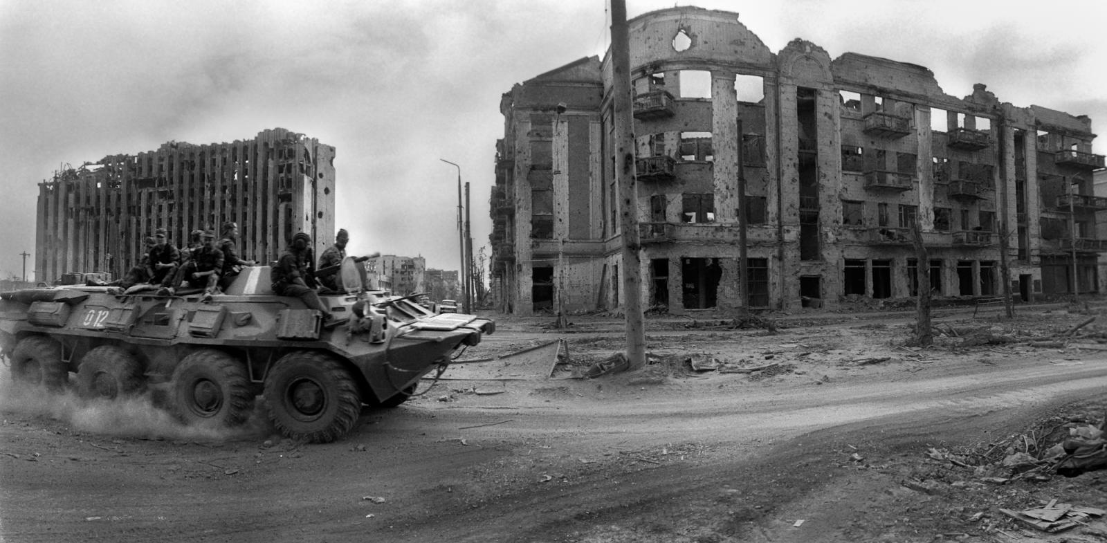 A Russian armored personnel car...t of downtown Grozny.&nbsp;