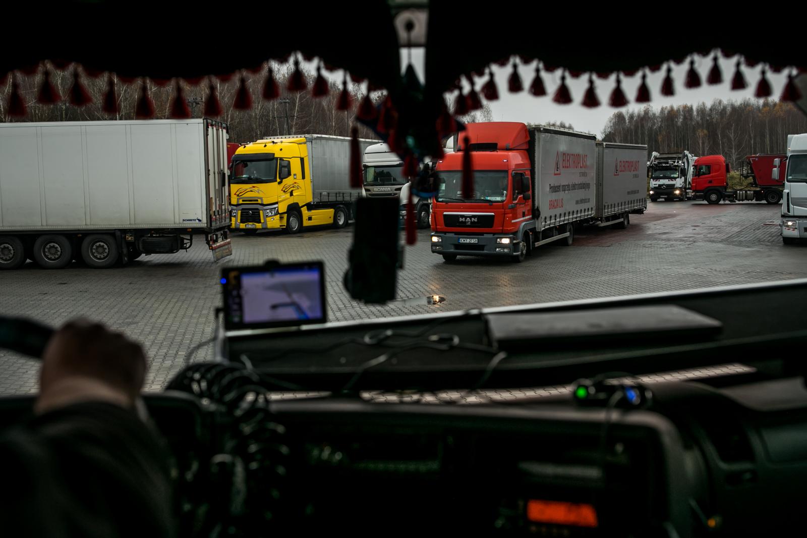 Photography image - Loading 11-08-2021_polishtruckers_Anna_Liminowicz_for_The_New_York_Times-8.jpg