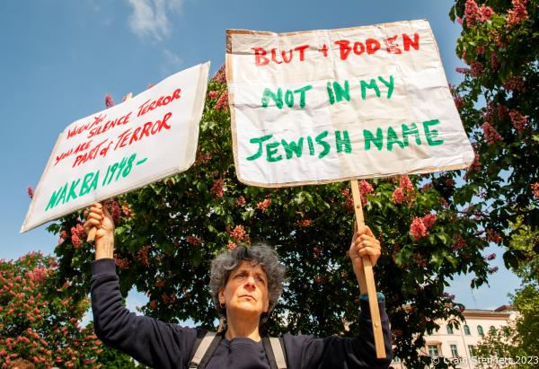Jewish Berliners show support for Palestinian rights. - BERLIN, GERMANY - MAY 20: A woman holds banners at a...