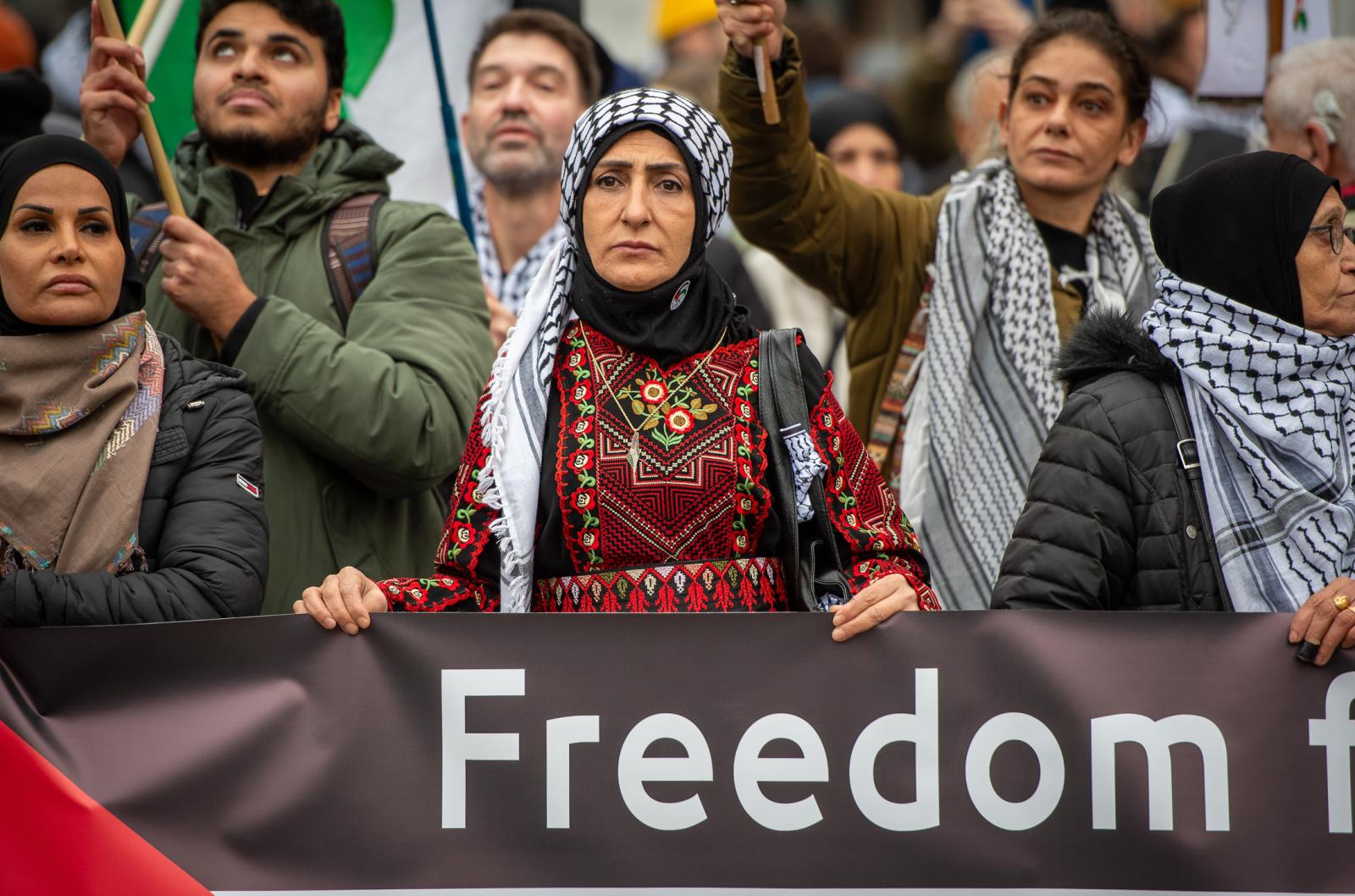 BERLIN, GERMANY - NOVEMBER 16: ...o: Craig Stennett/Getty Images)