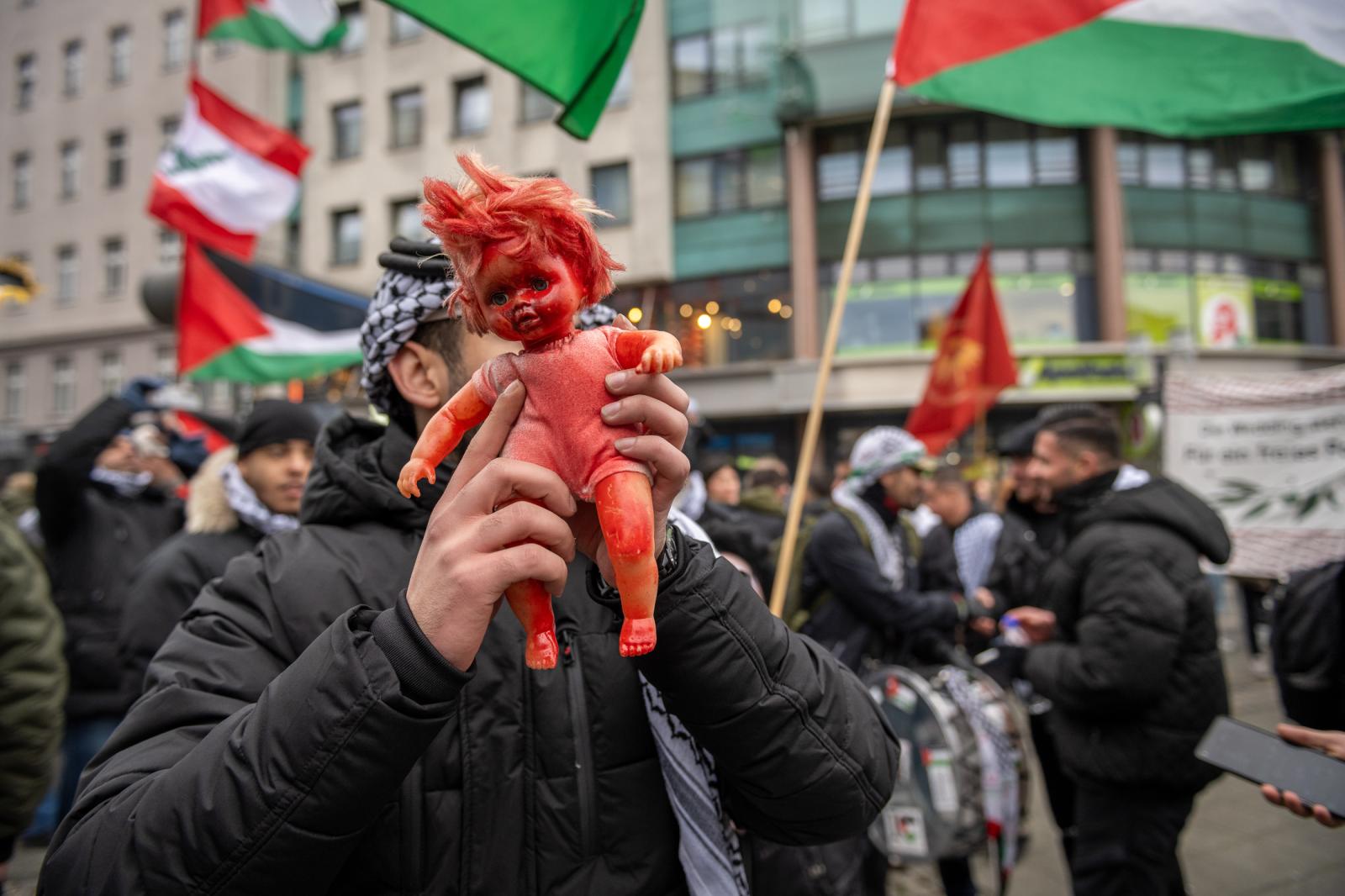 BERLIN, GERMANY - NOVEMBER 16: ...o: Craig Stennett/Getty Images)