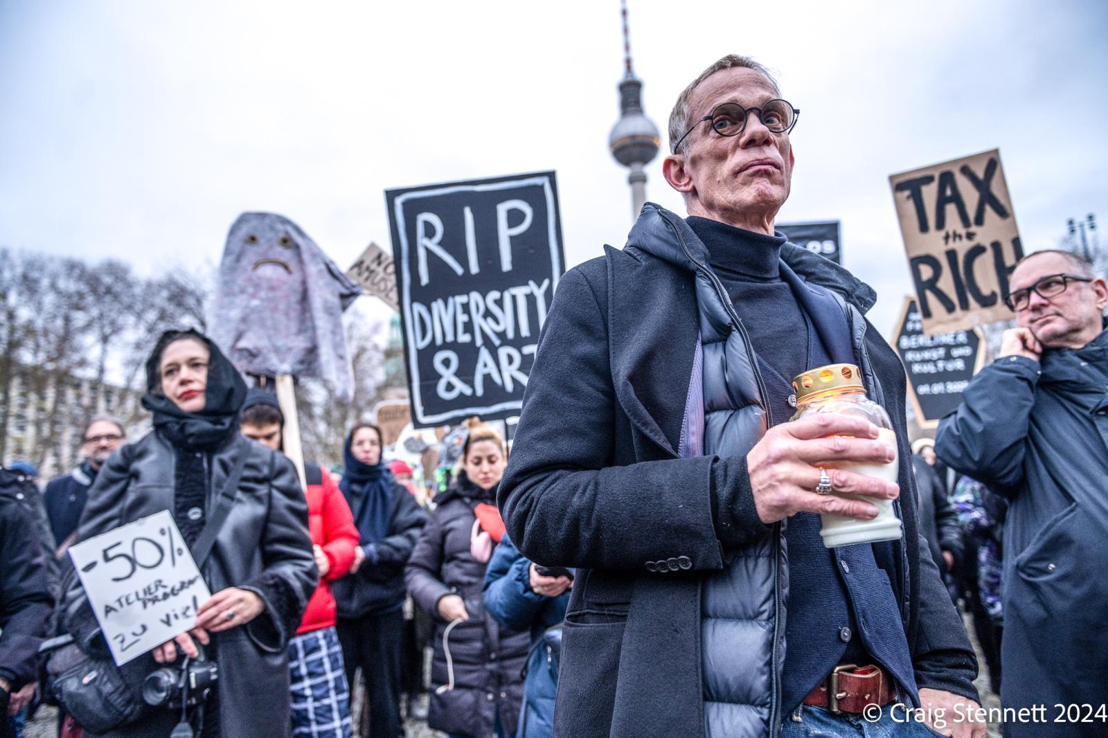 BERLIN, GERMANY &ndash; NOV...by Craig Stennett/Getty Images)