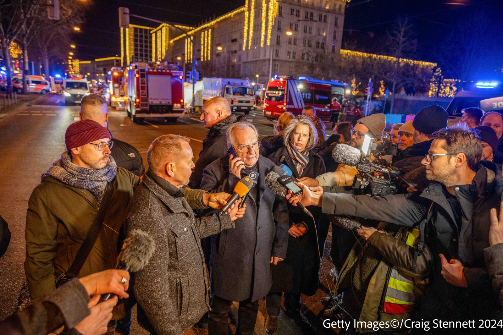 MAGDEBURG, GERMANY - DECEMBER 2...by Craig Stennett/Getty Images)