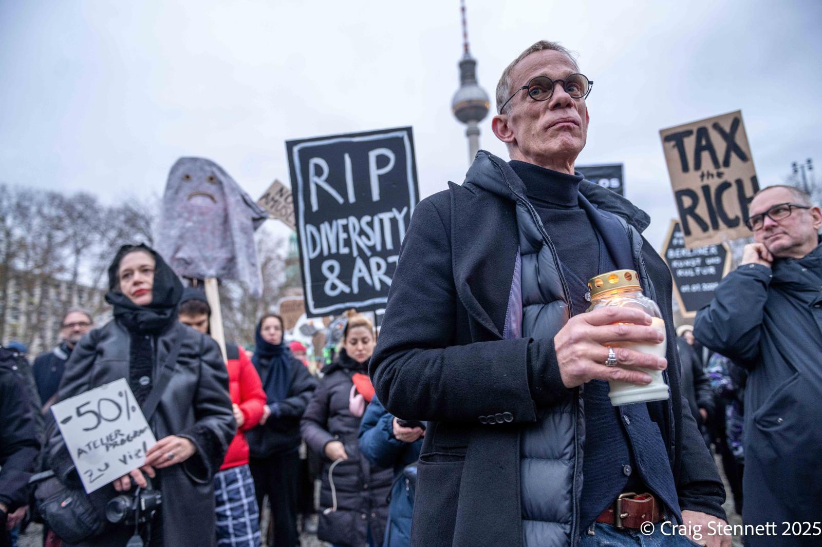 BERLIN, GERMANY &ndash; NOV...by Craig Stennett/Getty Images)