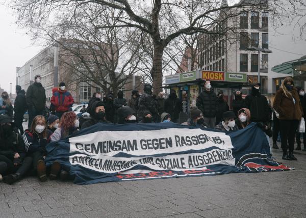 Antifascists block AfD march in Hannover | Buy this image
