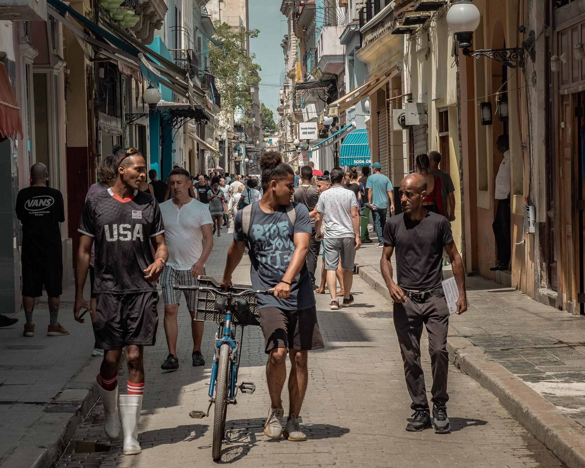 Cuba, pays de la "Revolucion" ? - Calle Obispo, La Habana vieja, Cuba 2023