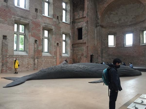 Image from deutsch plappern visuals -   Gil Shachar, The Cast Whale Project @ Elisabeth-Kirche  