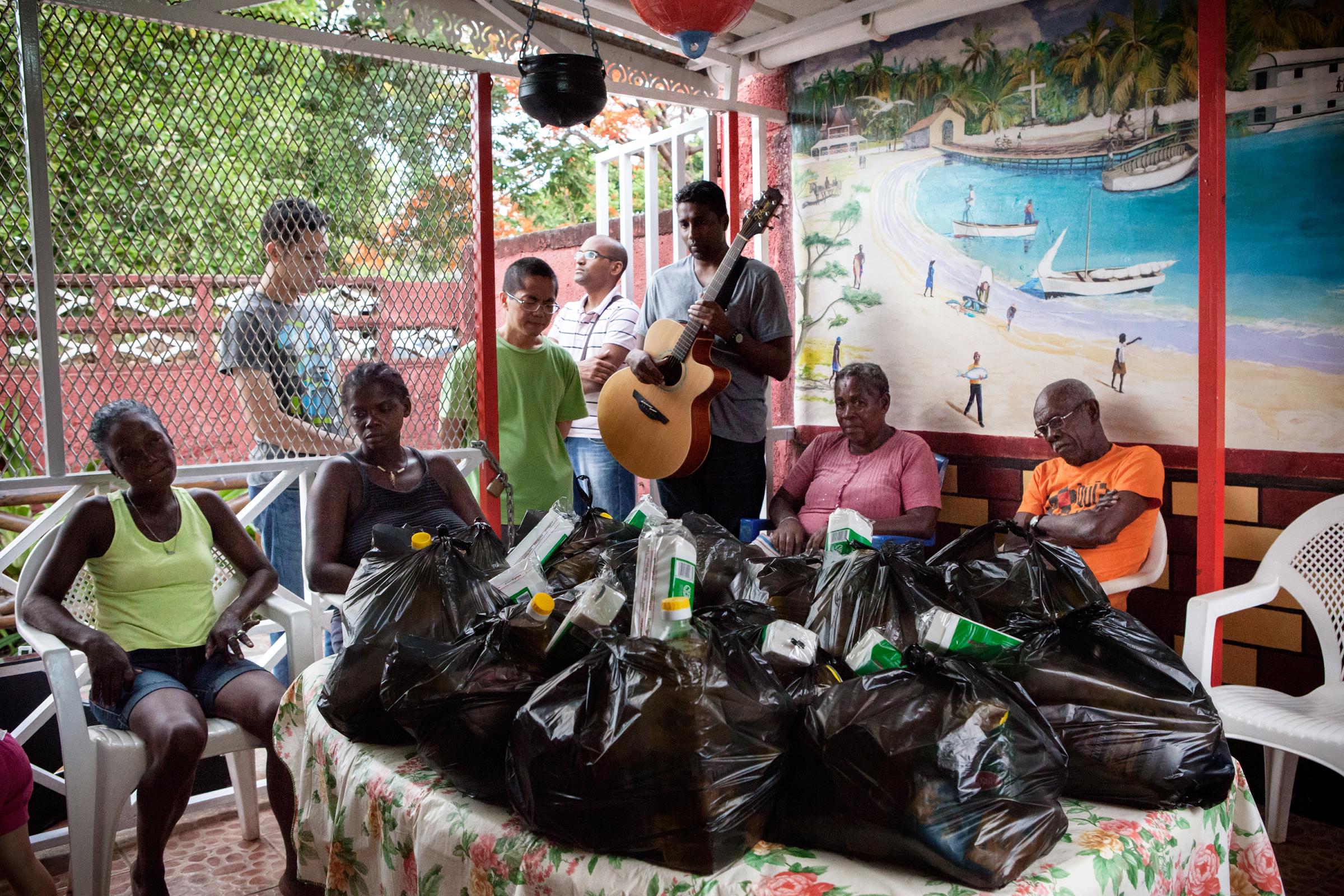 • Chagos Project: Part I (Ile Maurice) -  7 décembre 2014, Port Louis. Nous sommes à...