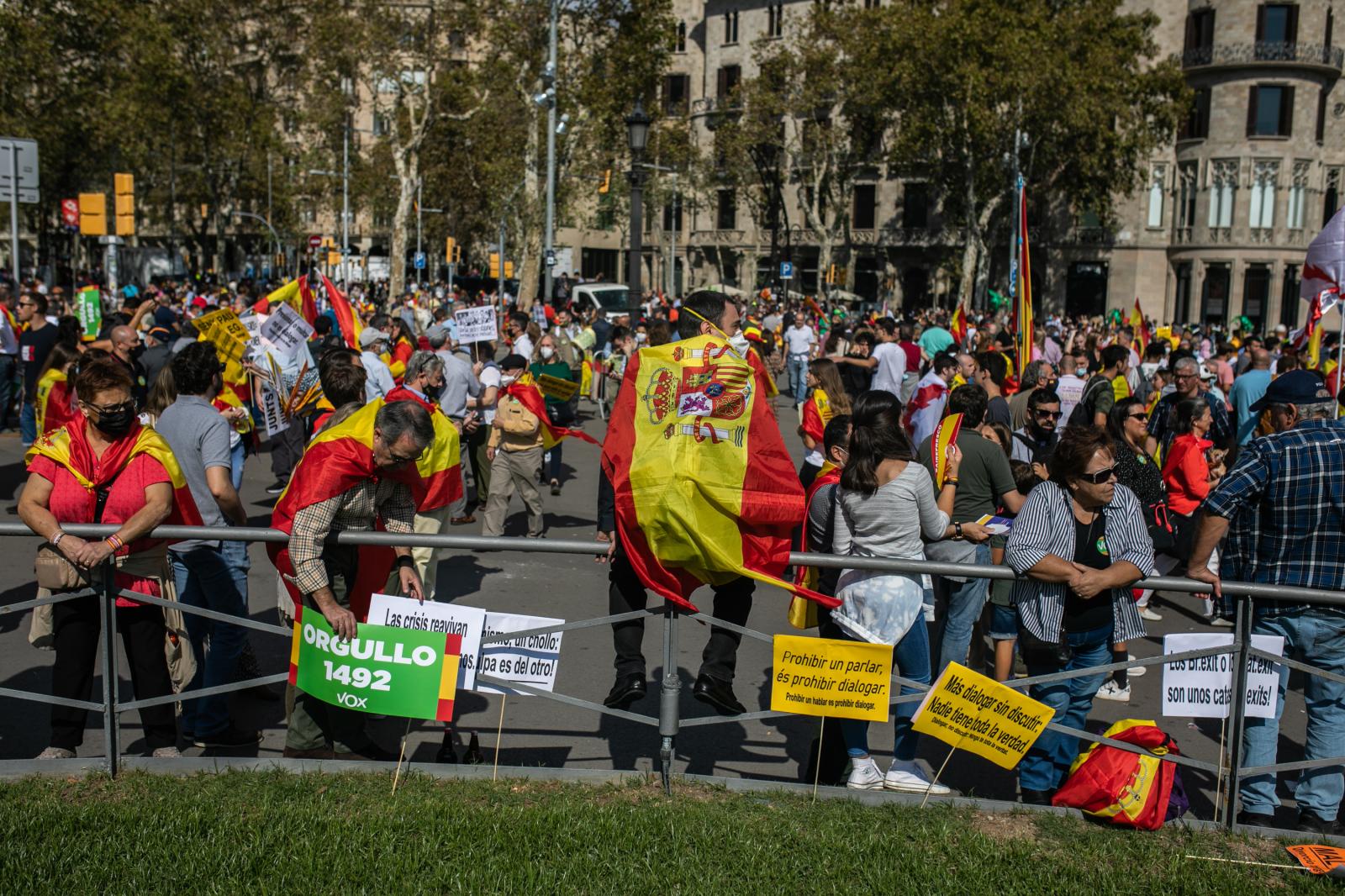 BARCELONA, SPAIN - OCTOBER 12: ...to by Zowy Voeten/Getty Images)