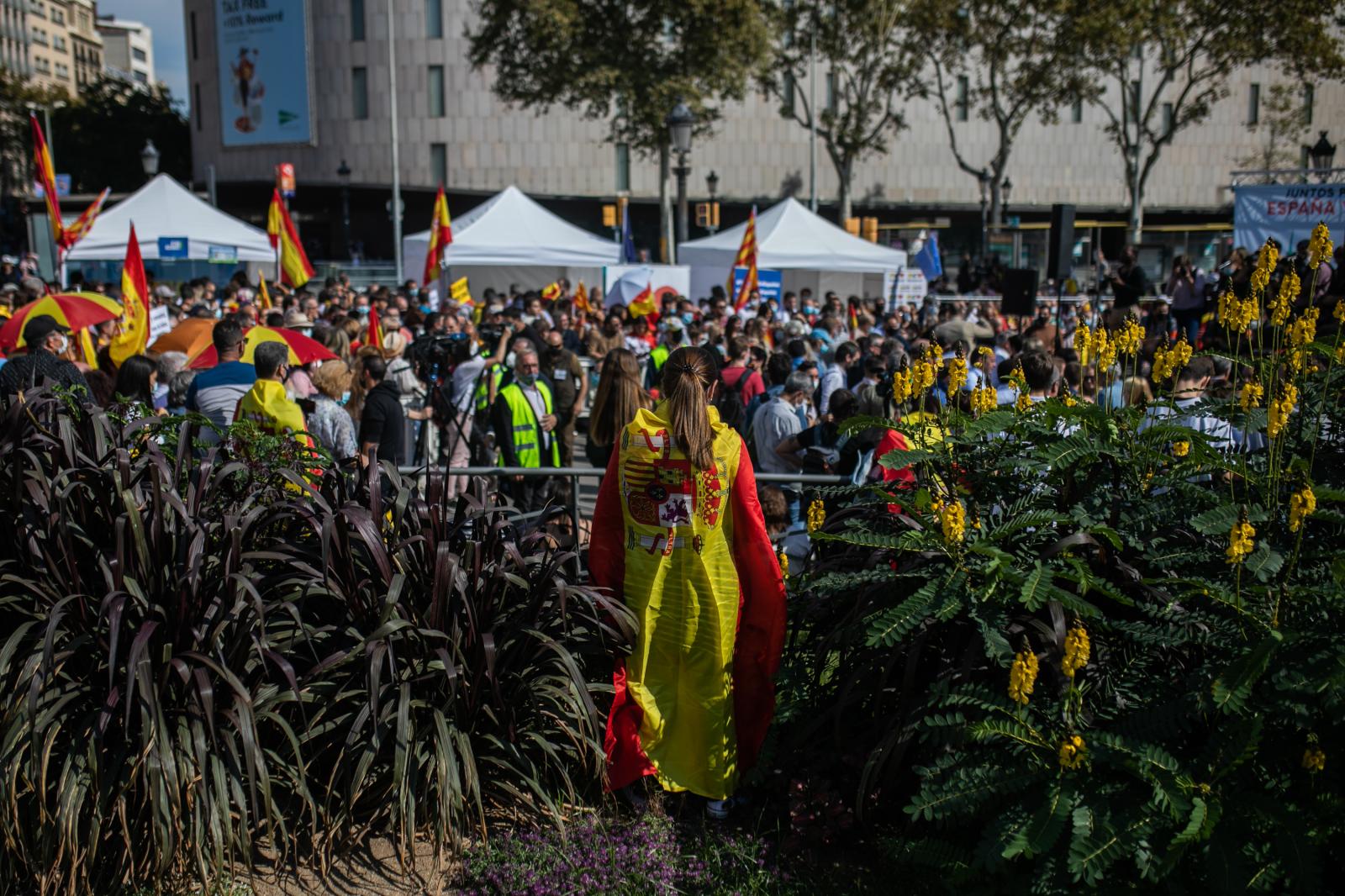 BARCELONA, SPAIN - OCTOBER 12: ...to by Zowy Voeten/Getty Images)