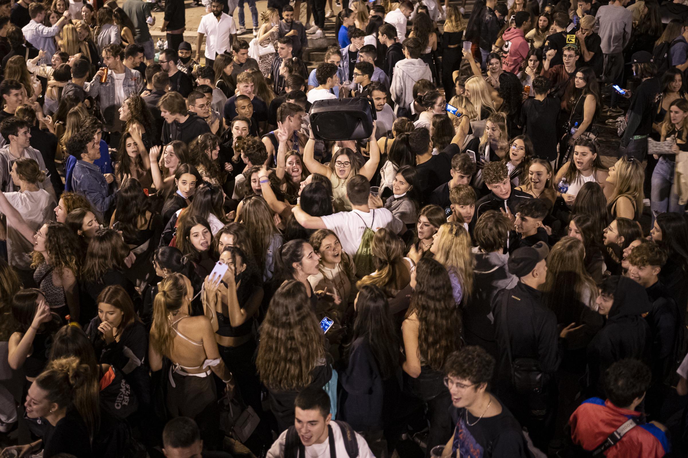 The Mercè's massive boozings: images of the incidents in Barcelona