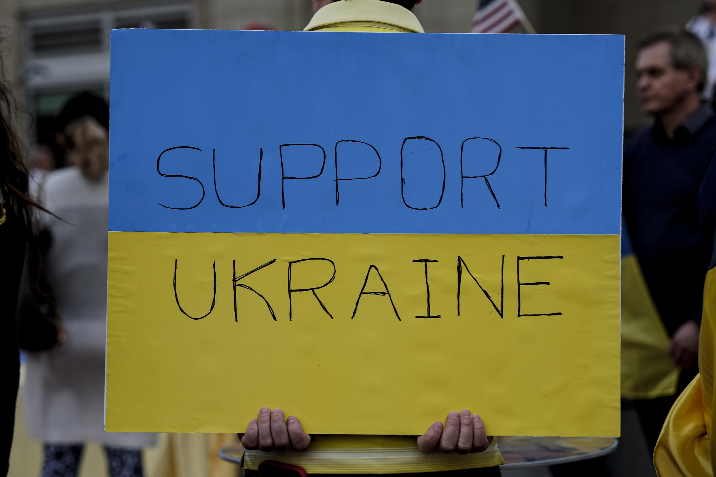 Art and Documentary Photography - Loading RUSANOWSKY_20220304_Save_Ukraine_Protest_Fort_Worth_2_1561.JPG