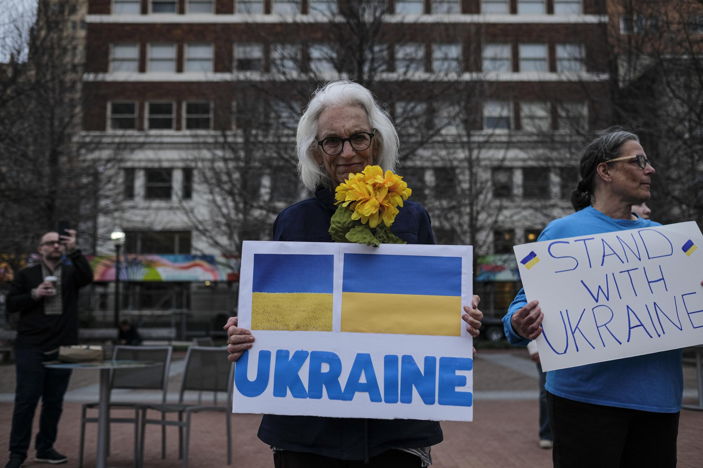 Art and Documentary Photography - Loading RUSANOWSKY_20220304_Save_Ukraine_Protest_Fort_Worth_2_2944.JPG
