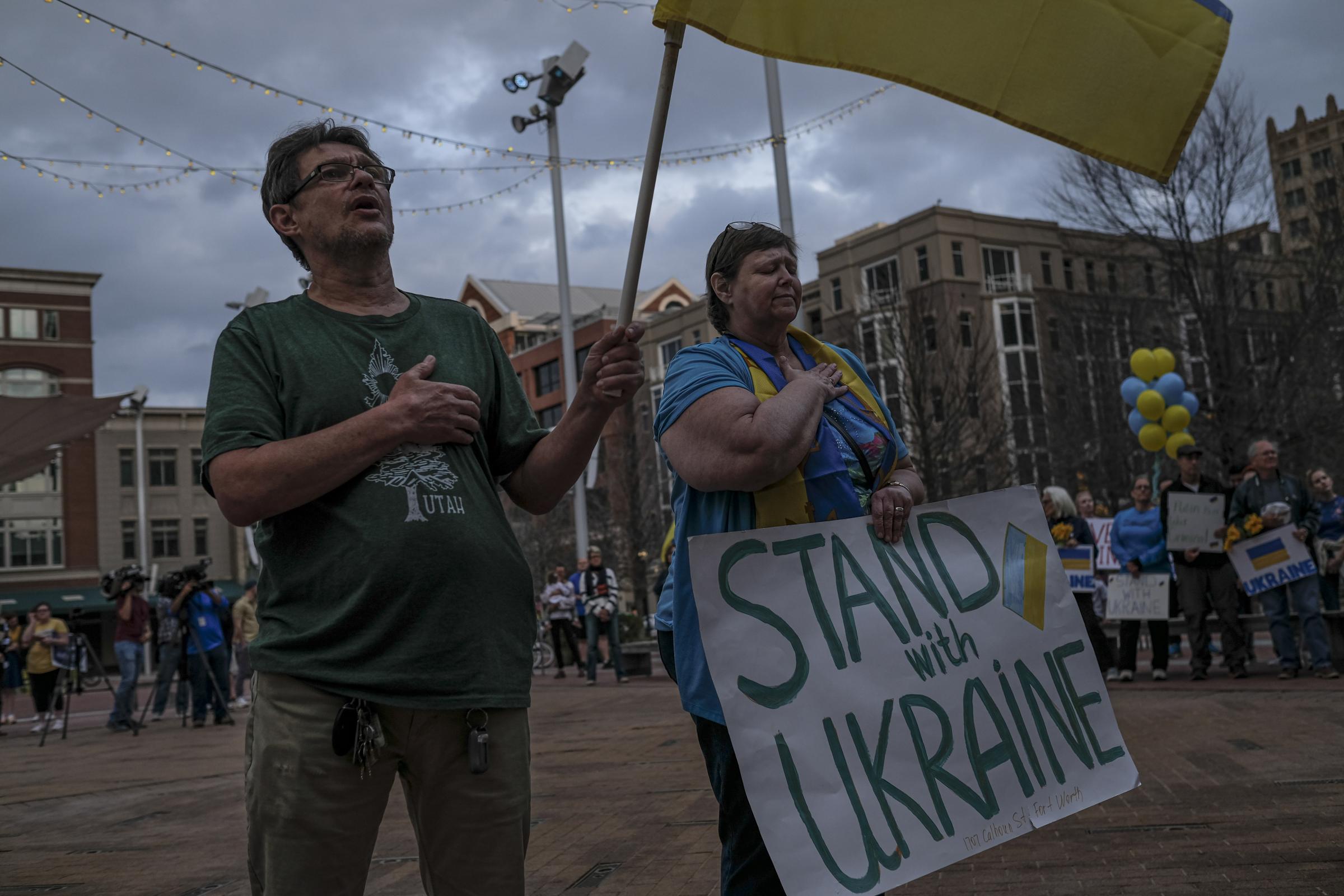 Art and Documentary Photography - Loading RUSANOWSKY_20220304_Save_Ukraine_Protest_Fort_Worth_2_2968.JPG