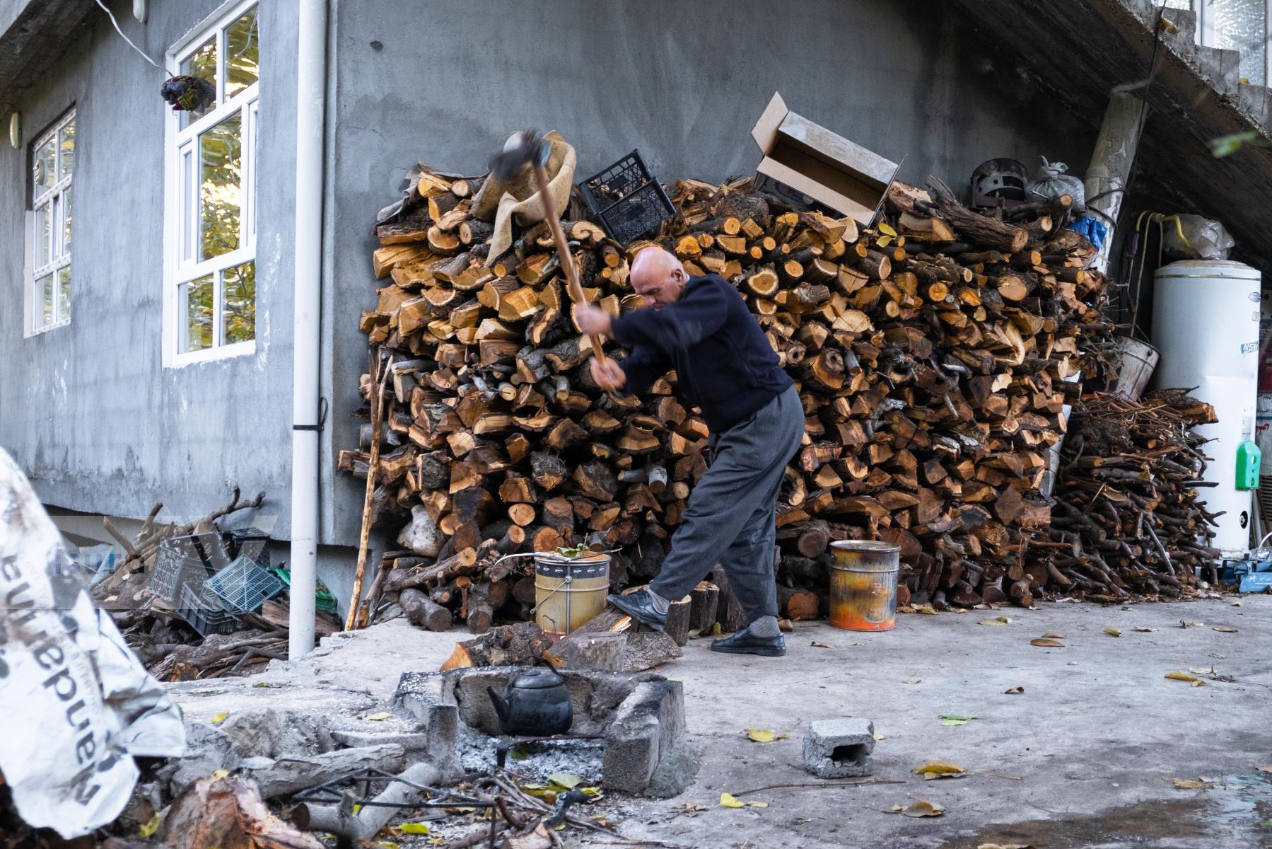 Purchase  cuts wood by Karwan Abubakr