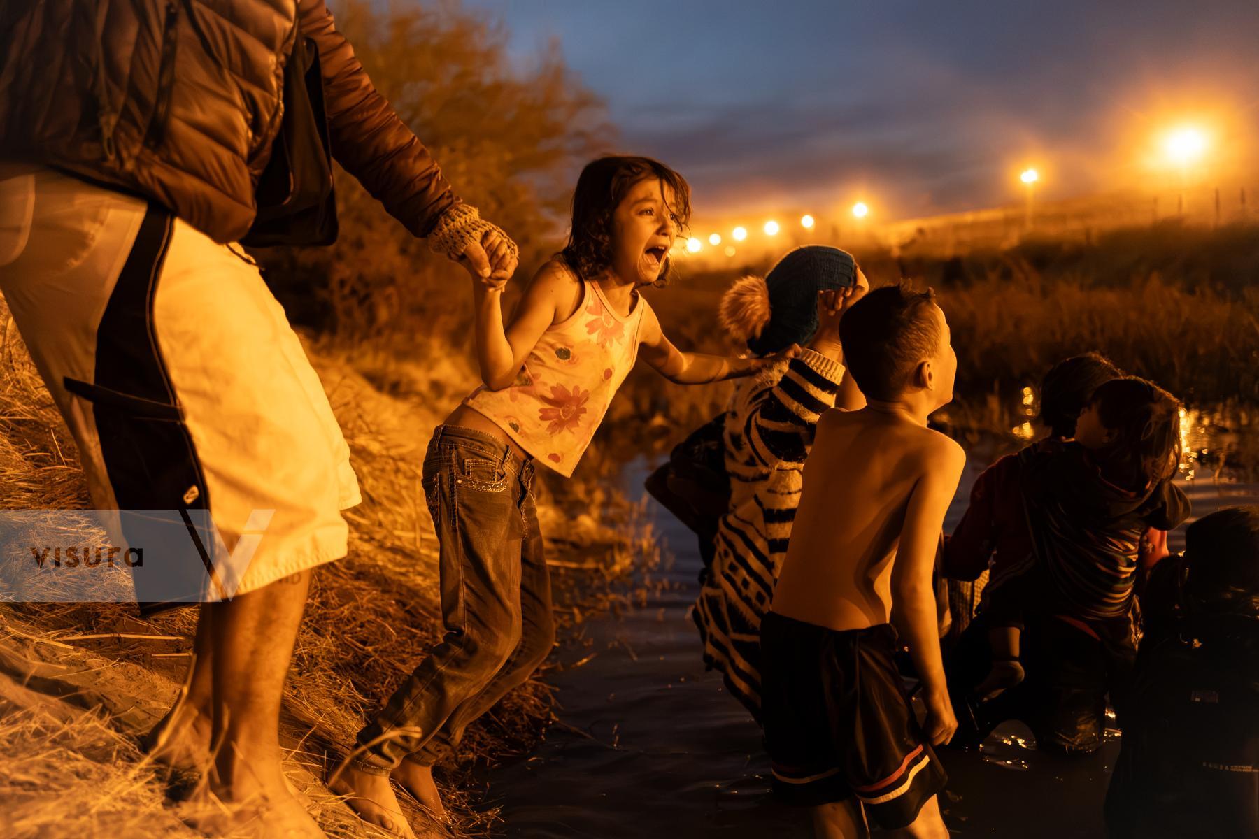 Purchase Ciudad Juárez: The Crossing by David Peinado Romero