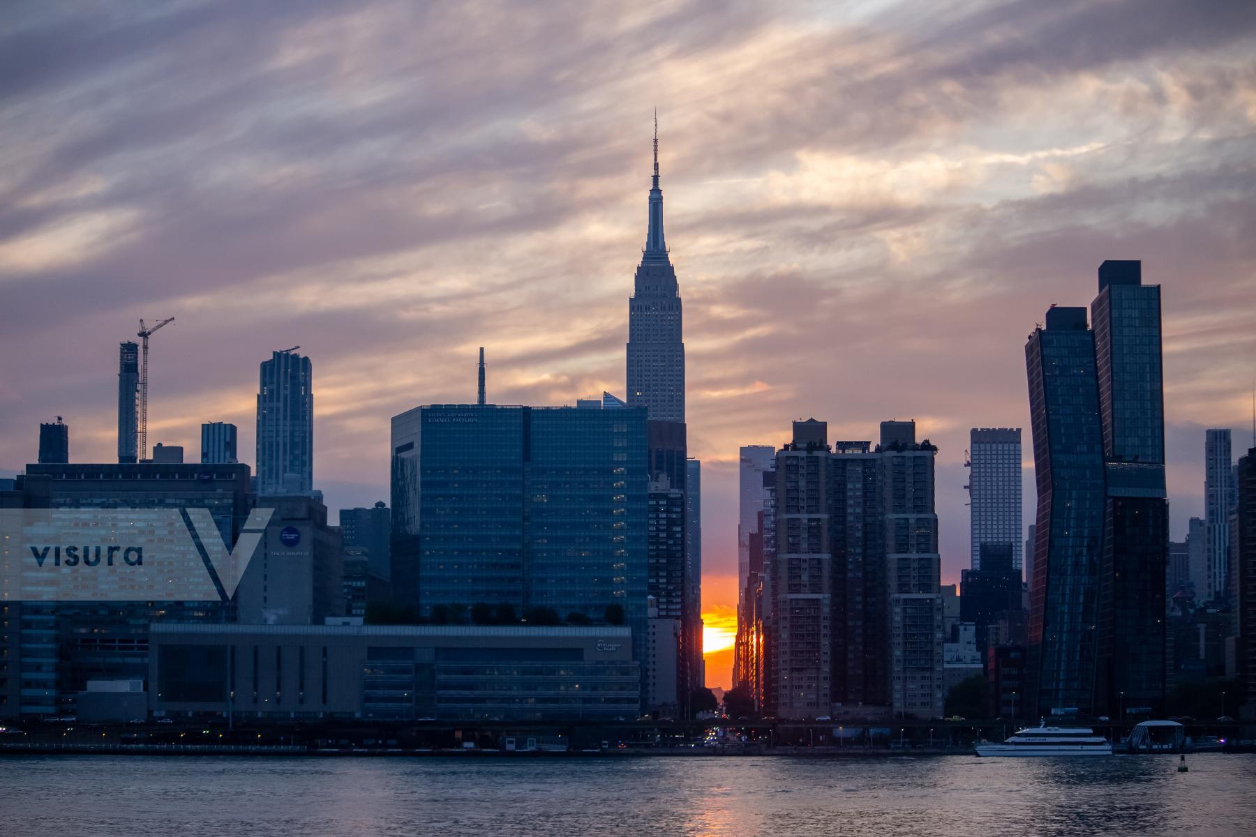 Purchase Manhattan Henge May 2025 by Bissera Videnova