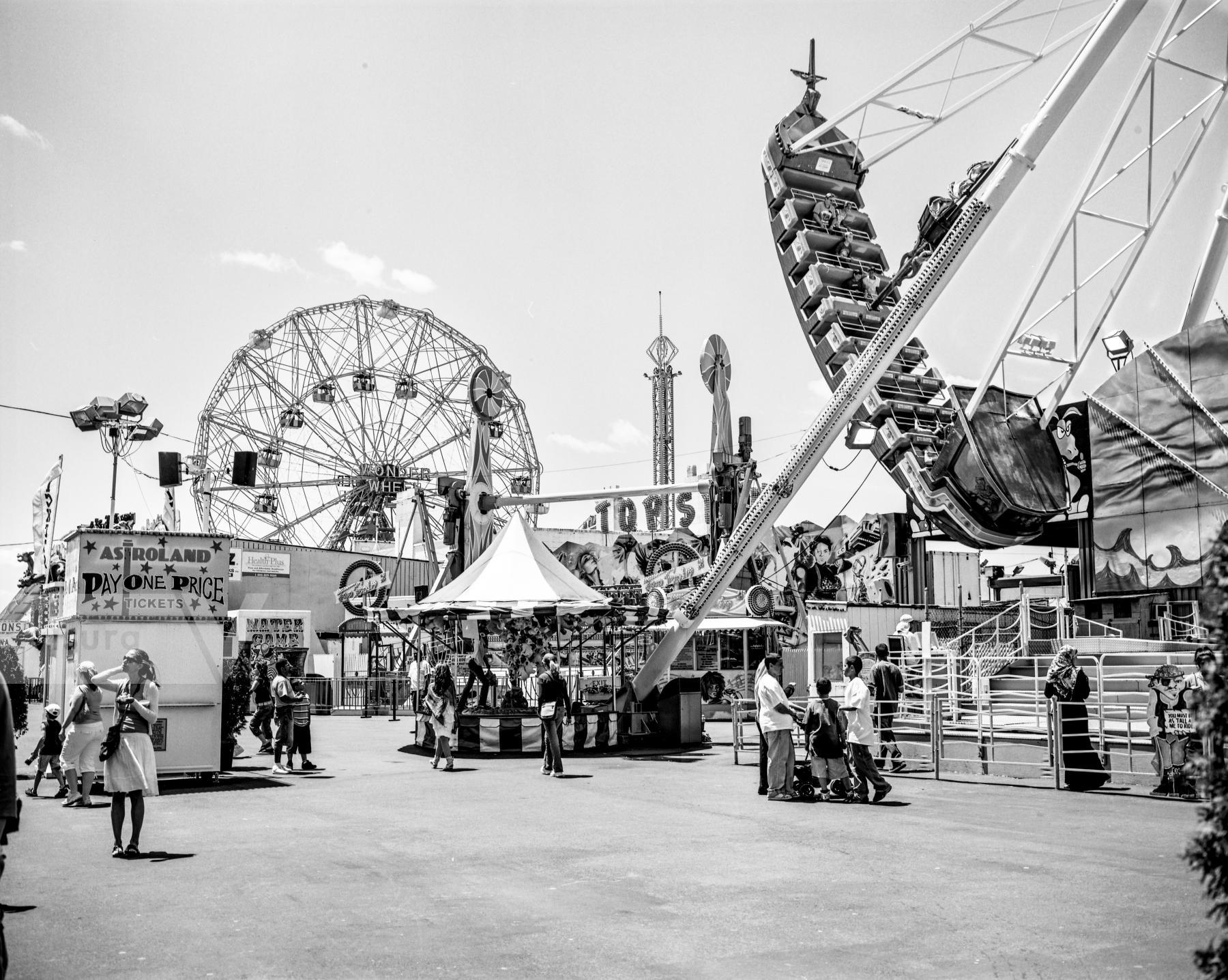 Purchase Astroland Amusement Park 070623101 by Kenneth Nelson