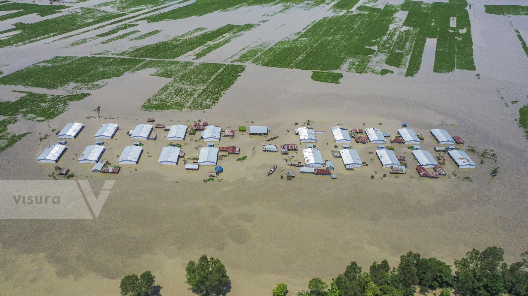 Purchase Flood in Bangladesh. by Zabed Hasnain Chowdhury